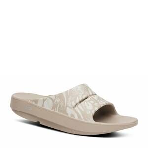 NEW OOFOS women's limited slide sandals in nomad camo